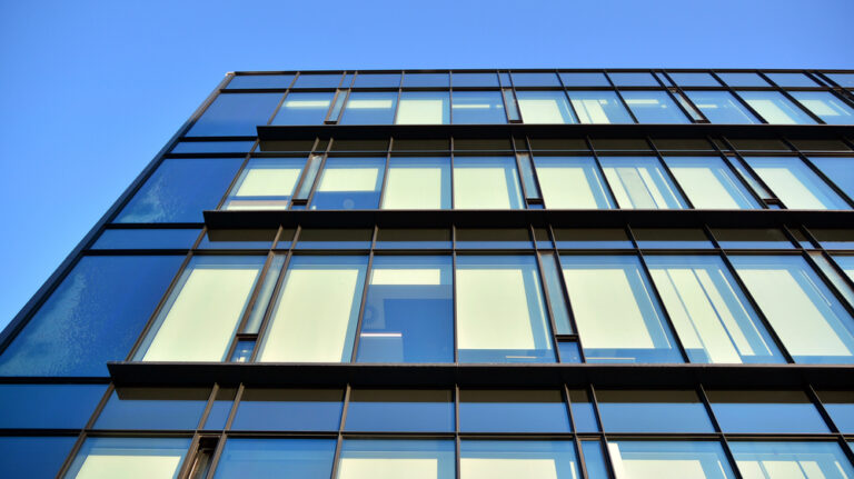 curtain wall systems for commercial buildings