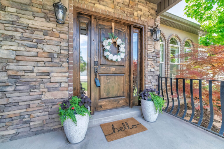 how long does stone veneer last